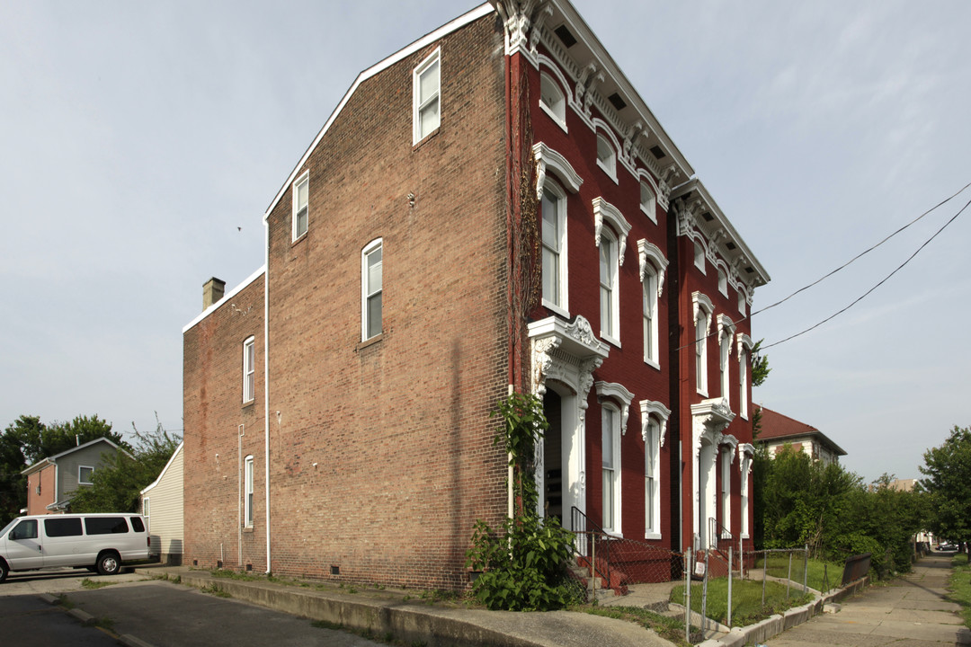 1506 W Market St in Louisville, KY - Building Photo