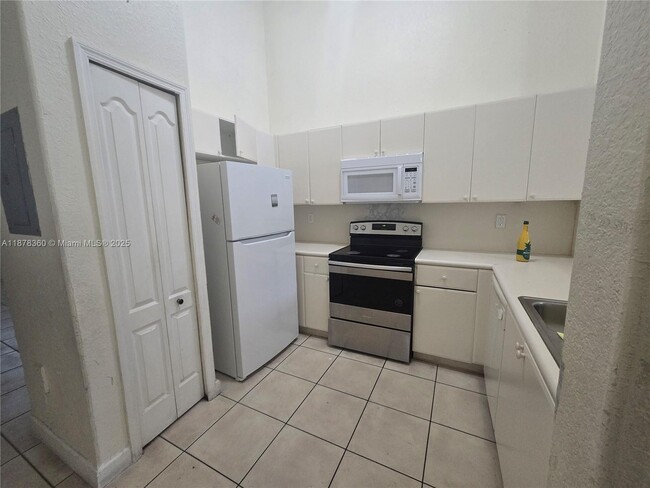 property at 1661 SE 28th St