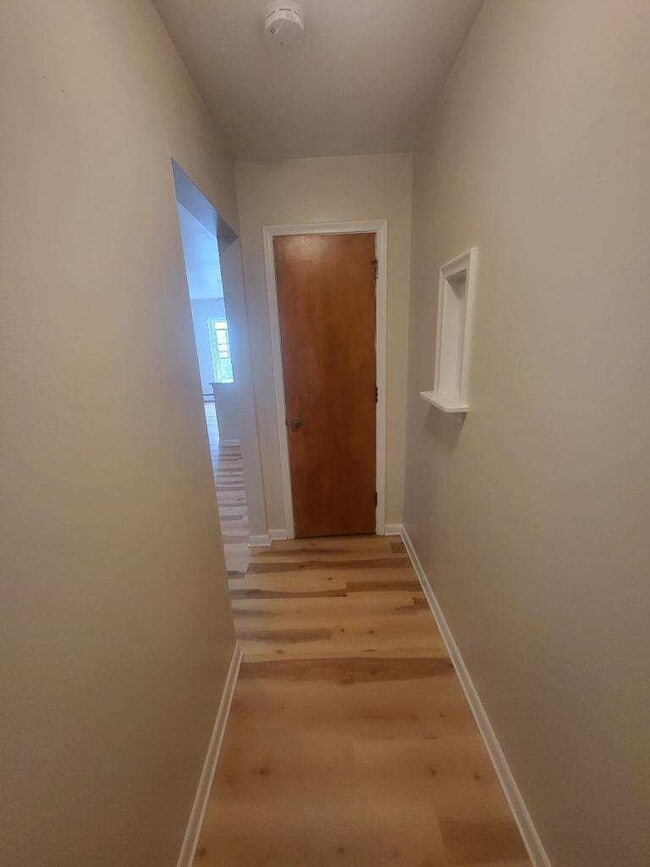 1135 S Washington Ave, Unit #11 in Lansing, MI - Building Photo - Building Photo