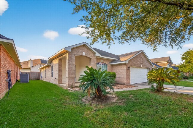 1907 Meadow Edge Ln in Spring, TX - Building Photo - Building Photo