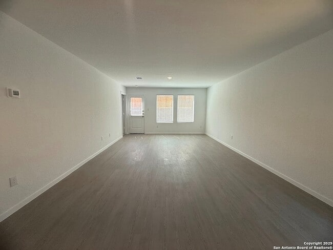235 Ottawa Way in New Braunfels, TX - Foto de edificio - Building Photo