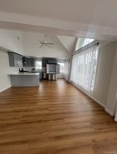 62 South St in Oyster Bay, NY - Foto de edificio - Building Photo