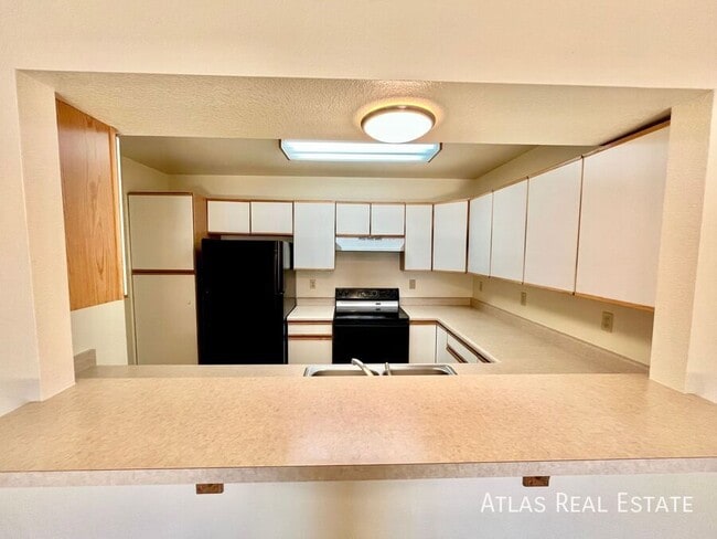 2355 Shawnee Dr in Colorado Springs, CO - Building Photo - Building Photo