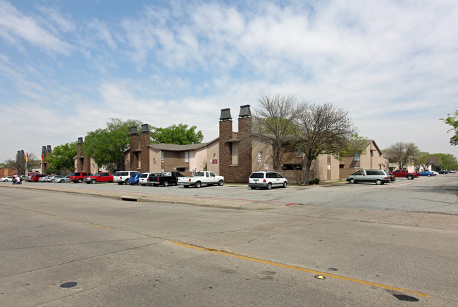 Sierra Vista in Dallas, TX - Building Photo - Building Photo