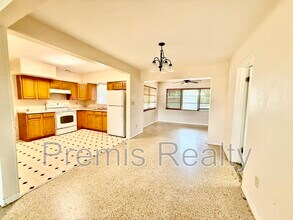 990 62nd Terrace S in St. Petersburg, FL - Building Photo - Building Photo