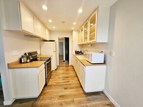 3700 Dean Dr in Ventura, CA - Building Photo - Building Photo