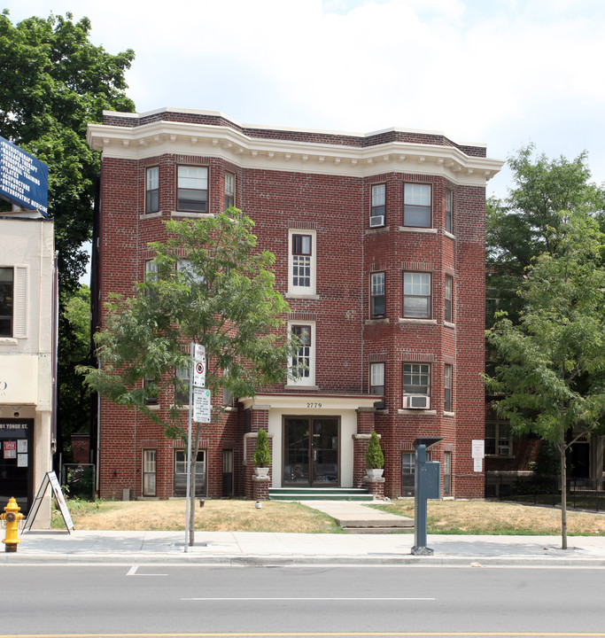 2779 Yonge St in Toronto, ON - Building Photo