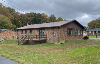 10 Holland Ct in Russell Springs, KY - Building Photo - Building Photo