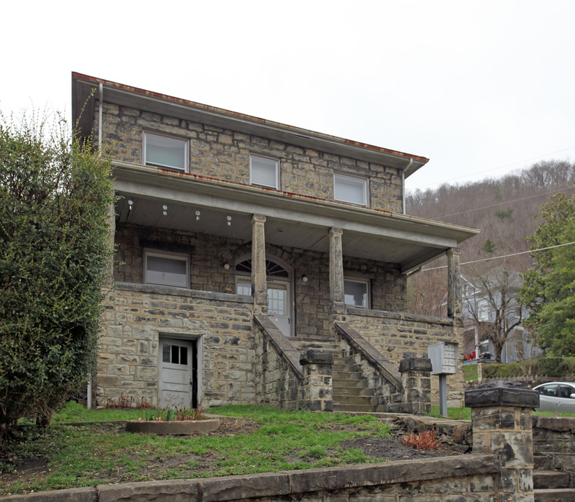 515 Dickinson St in Williamson, WV - Building Photo