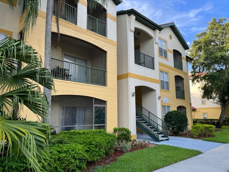 11511 Villa Grand in Ft. Myers, FL - Building Photo