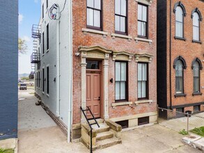 1121 Dayton St in Cincinnati, OH - Building Photo - Building Photo