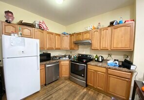 407 Newbury St, Unit 1B in Boston, MA - Building Photo