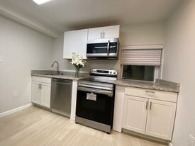 1117 Jansen Ave, Unit Basement Apartment in Capitol Heights, MD - Building Photo