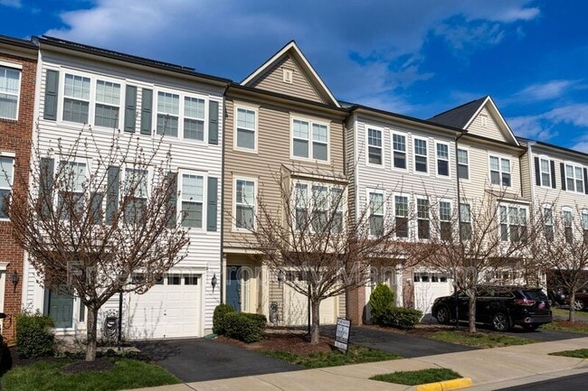 property at 11974 Mirror Lk Ln