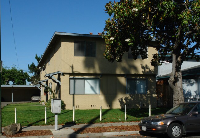 1755 Rock Spring Dr in San Jose, CA - Foto de edificio - Building Photo