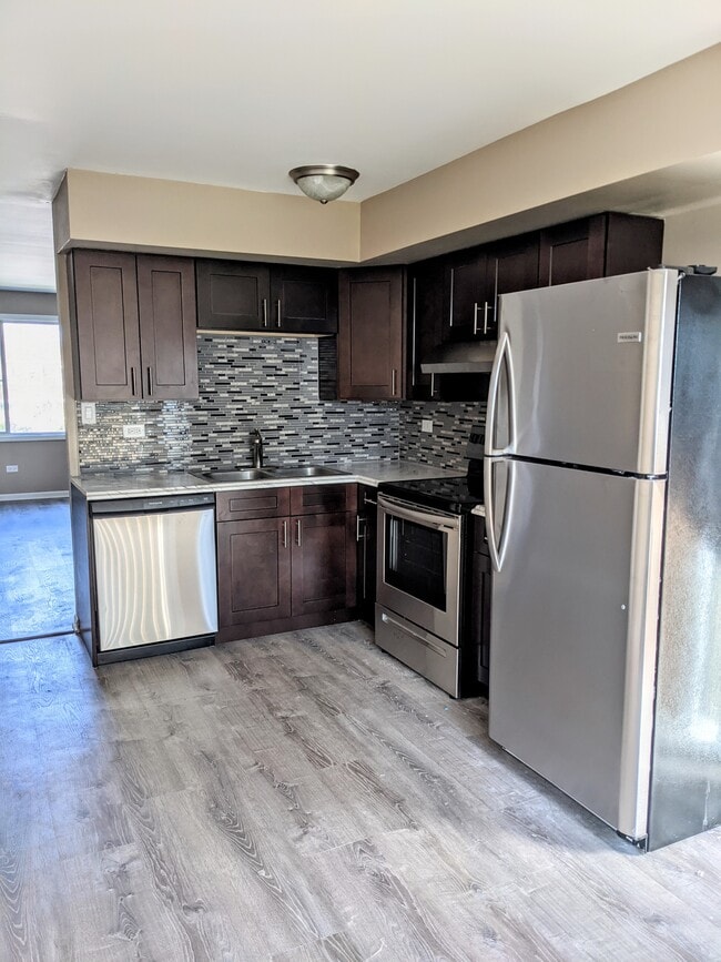 652 Melrose Ln, Unit 4 in Beecher, IL - Building Photo - Building Photo