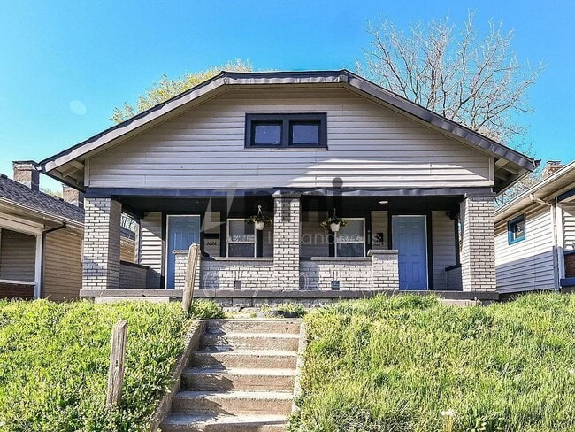 property at 3622 E New York St