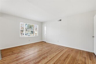 10830 Cotillion Dr in Dallas, TX - Building Photo - Building Photo