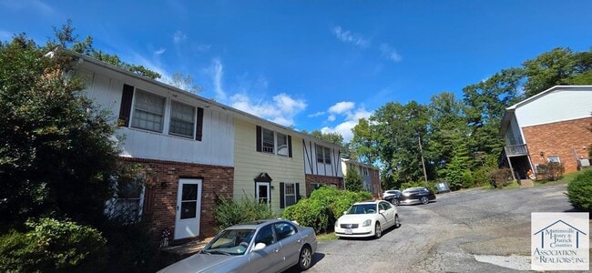 1055 Rives Rd