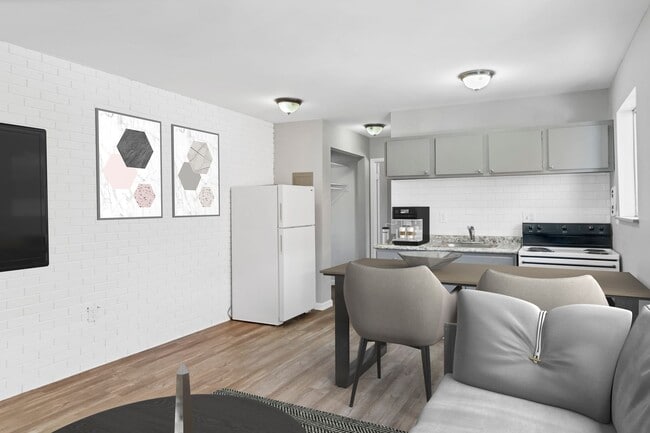 Newly Renovated 1 bedroom - Dana Heights in Cincinnati, OH - Foto de edificio - Building Photo