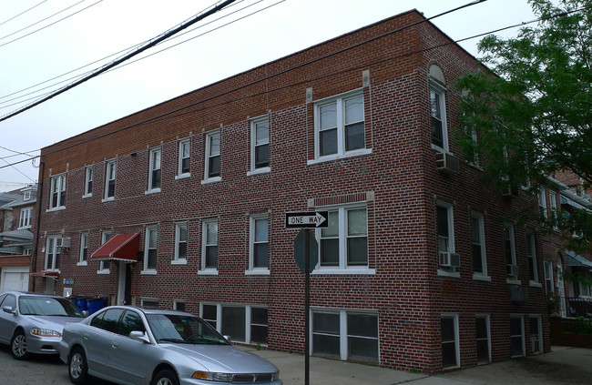 1902 Tomlinson Ave in Bronx, NY - Building Photo - Building Photo