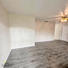 1985 Big Oak Dr in South Daytona, FL - Foto de edificio - Building Photo