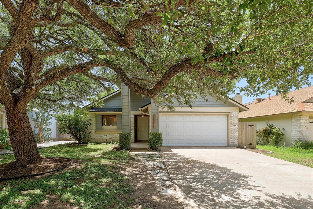 2205 Waterway Bend in Austin, TX - Foto de edificio