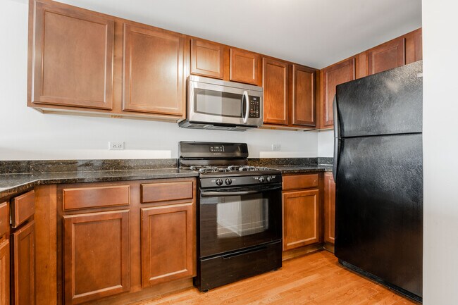 4217 W Irving Park Rd in Chicago, IL - Building Photo - Building Photo