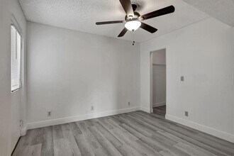 9955 Westview Dr, Unit 217 in Coral Springs, FL - Foto de edificio - Building Photo
