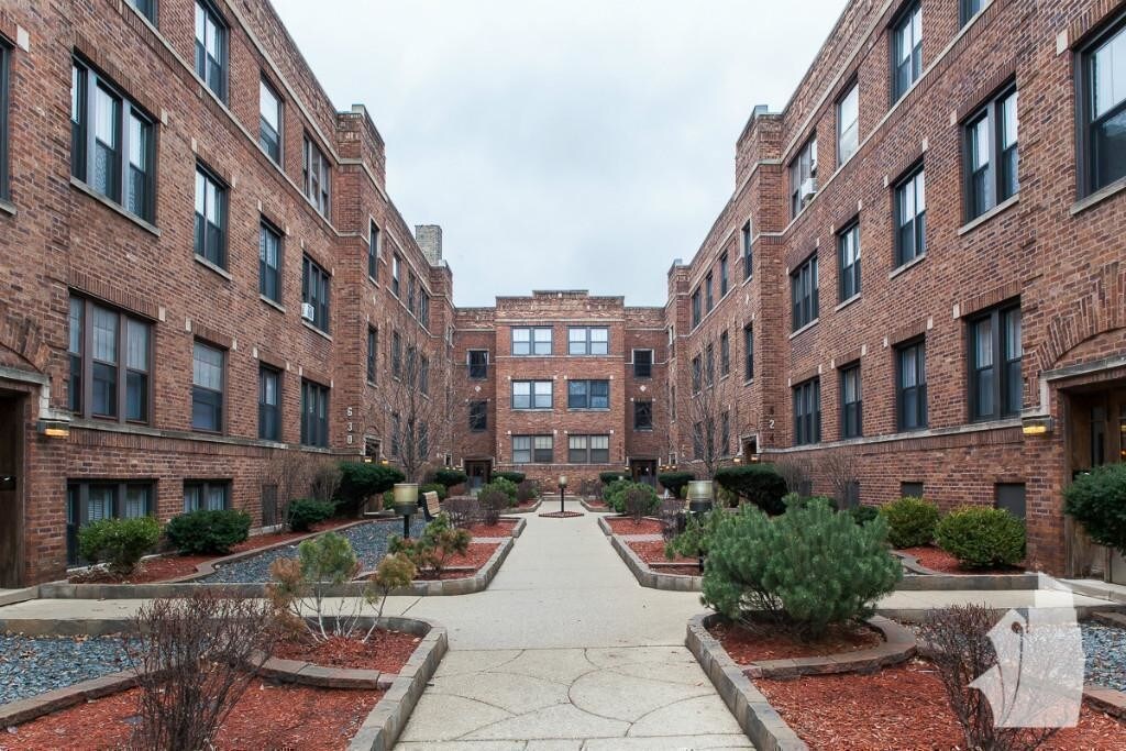 622 W Cornelia Ave in Chicago, IL - Foto de edificio