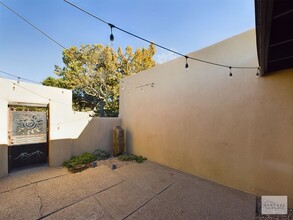 833 Los Lovatos Rd in Santa Fe, NM - Building Photo - Building Photo