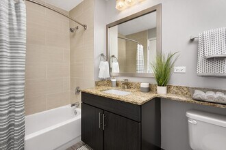 180 N Jefferson St in Chicago, IL - Building Photo - Building Photo