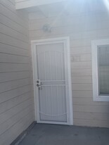 371 Douglas St in Los Angeles, CA - Building Photo