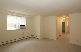 Maple Crest Apartments at East Rockaway in East Rockaway, NY - Building Photo - Interior Photo