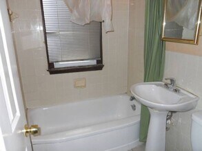 4904 Xerxes Ave N in Minneapolis, MN - Building Photo - Building Photo