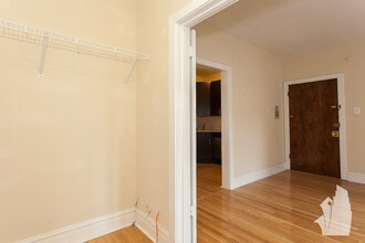 428 W Surf St in Chicago, IL - Building Photo - Building Photo