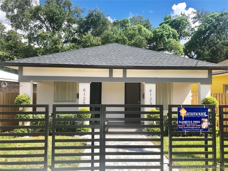 6125 SW 63rd Terrace-Unit -6125 in South Miami, FL - Building Photo