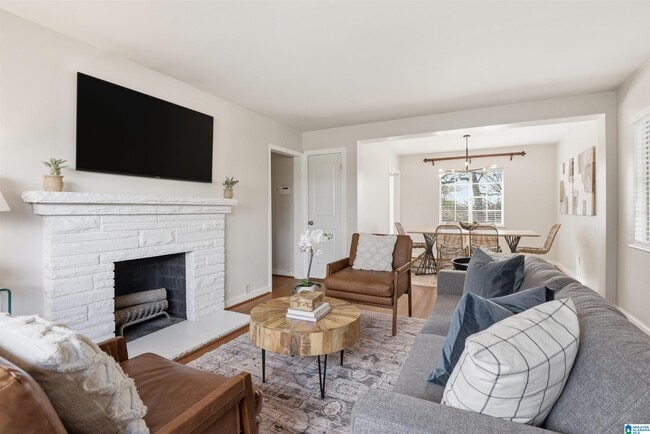 5956 Crestwood Cir in Birmingham, AL - Building Photo - Building Photo