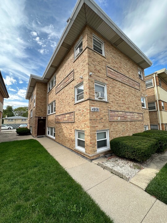 4908 N Harlem Ave, Unit 2E in Chicago, IL - Building Photo