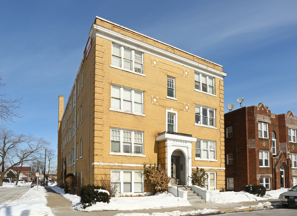 Guinan Building in Dearborn, MI - Foto de edificio