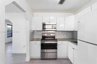 1722 NW 5th St in Miami, FL - Building Photo - Building Photo