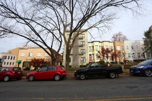 116 N Carolina Ave SE in Washington, DC - Building Photo