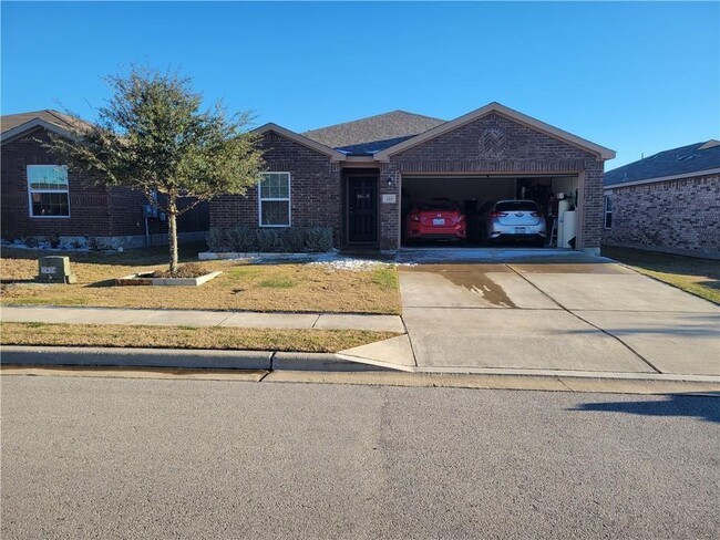 320 Continental Ave in Liberty Hill, TX - Building Photo - Building Photo