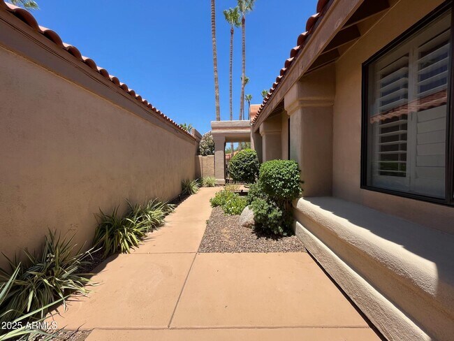 10283 N 103rd St in Scottsdale, AZ - Foto de edificio - Building Photo