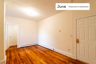 Private bedroom in 3 bed/1 bath Home in Boston, MA - Building Photo - Building Photo