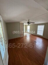 8413 Oak Ridge Hwy in Knoxville, TN - Building Photo - Building Photo