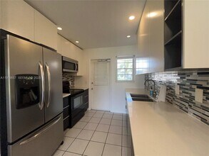 2471 SW 82nd Ave-Unit -209 in Davie, FL - Building Photo - Building Photo