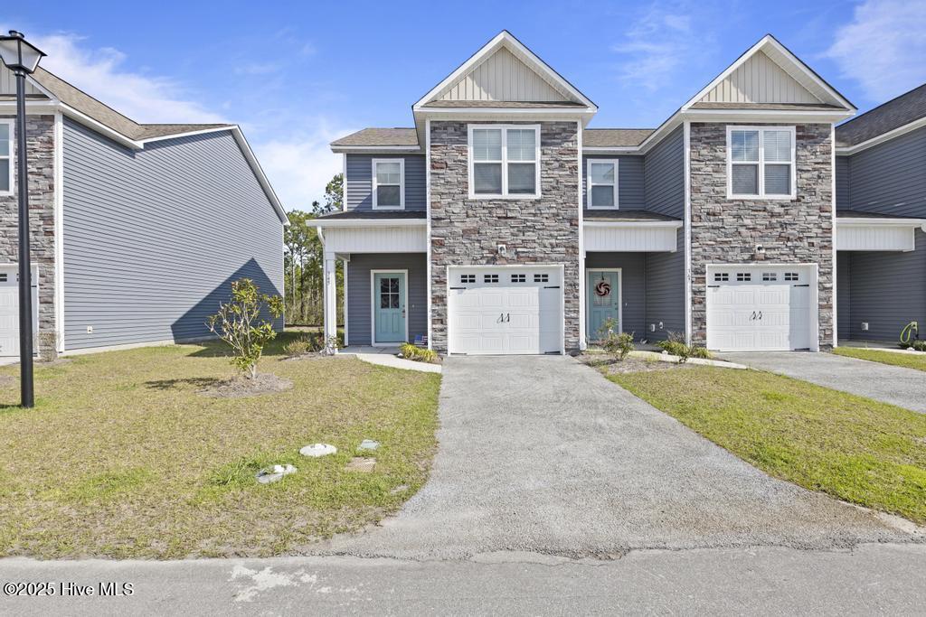345 S Stingray Ln in Sneads Ferry, NC - Building Photo