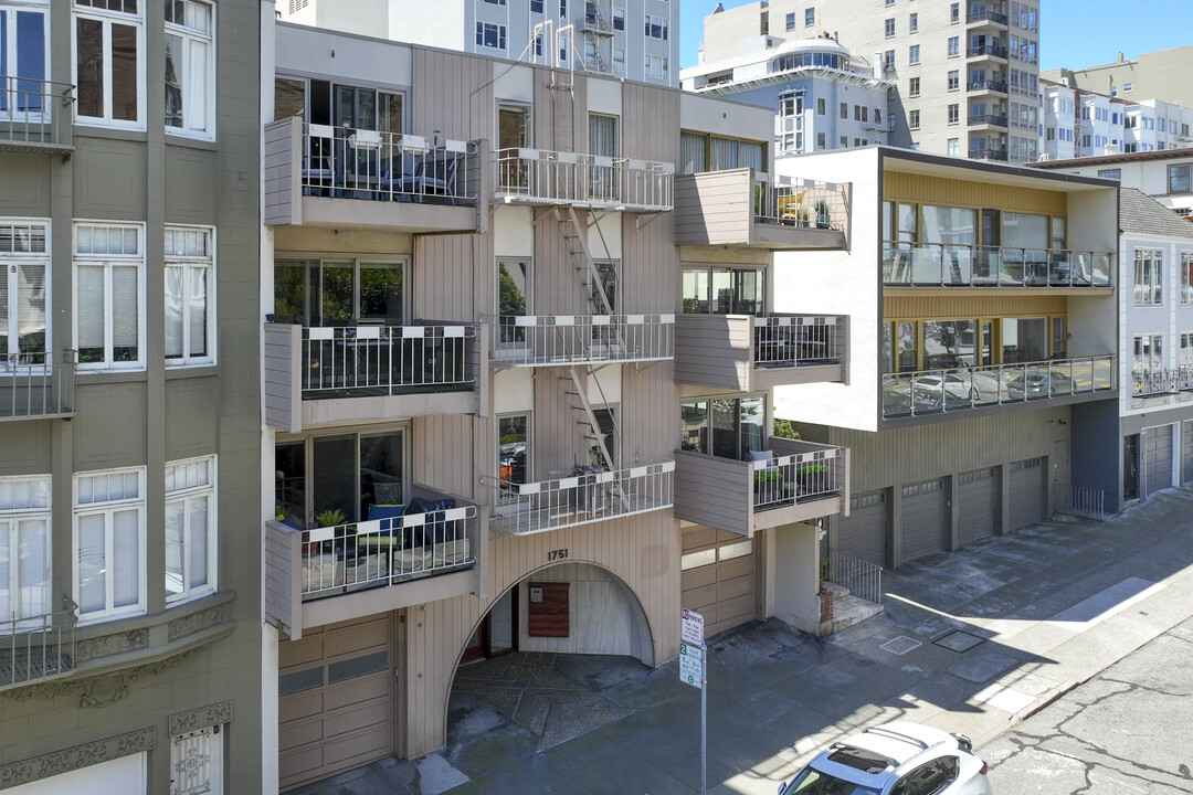 1751 Pacific Ave in San Francisco, CA - Building Photo