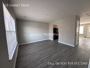 218 Garnet Dr in Nicholasville, KY - Building Photo - Building Photo